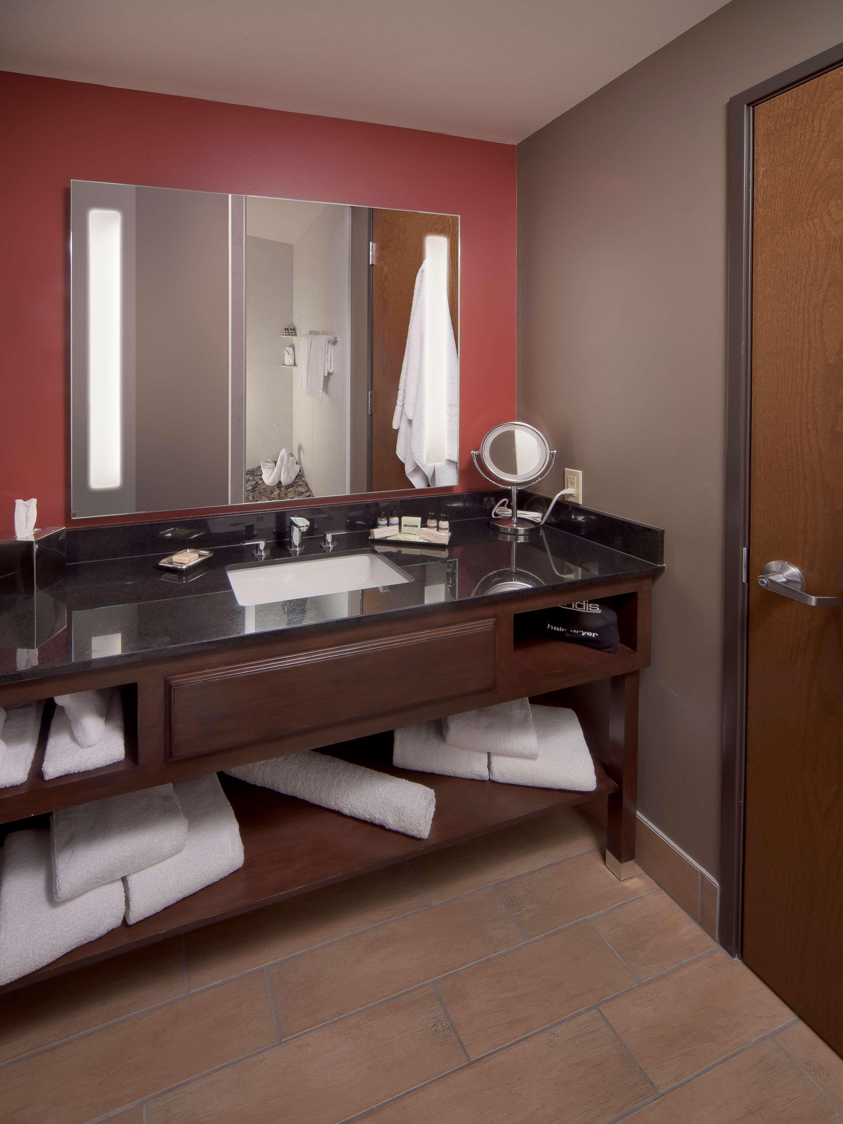 Best Western Premier Ivy Inn & Suites Cody Bilik gambar
