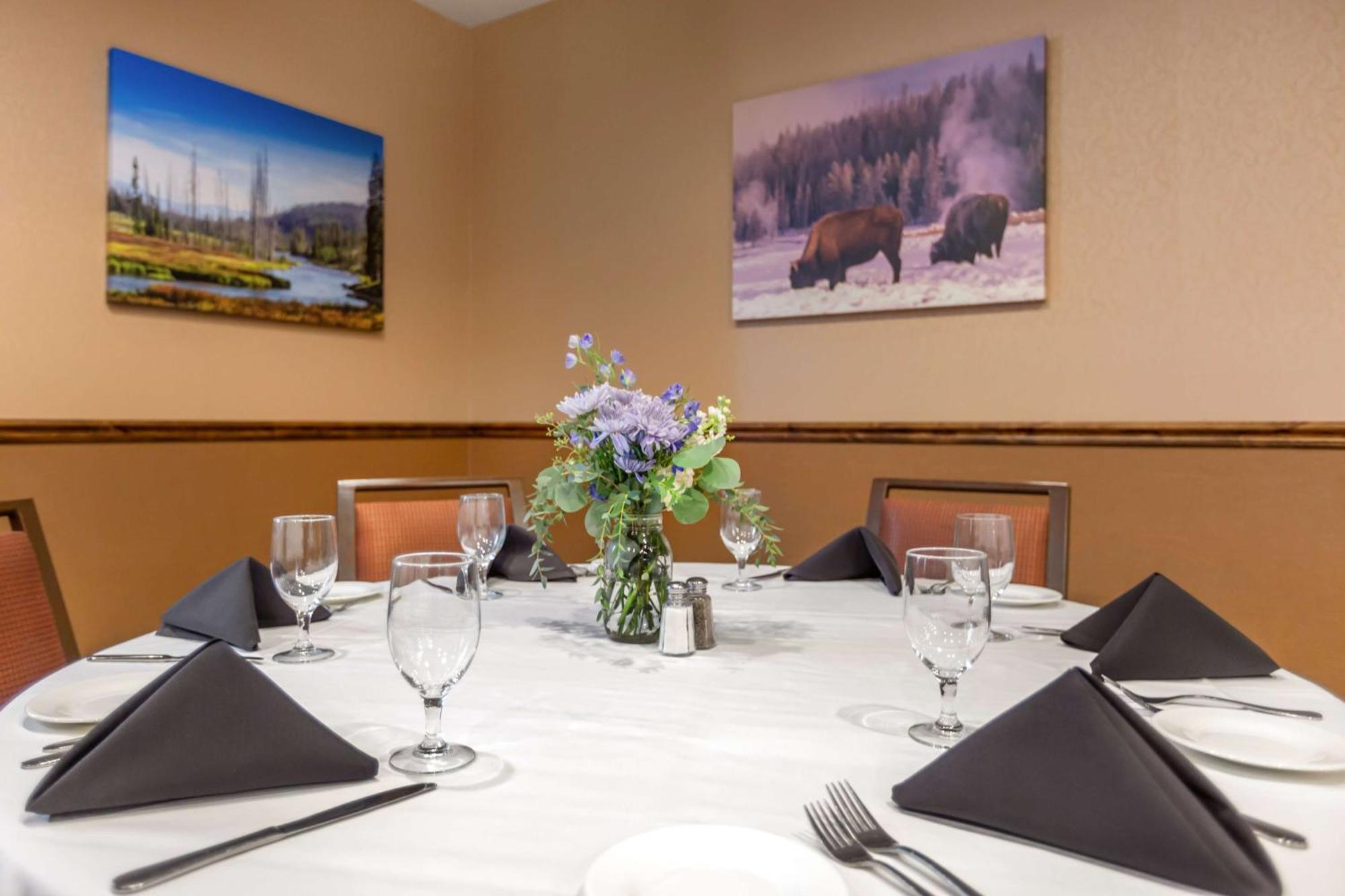 Best Western Premier Ivy Inn & Suites Cody Luaran gambar