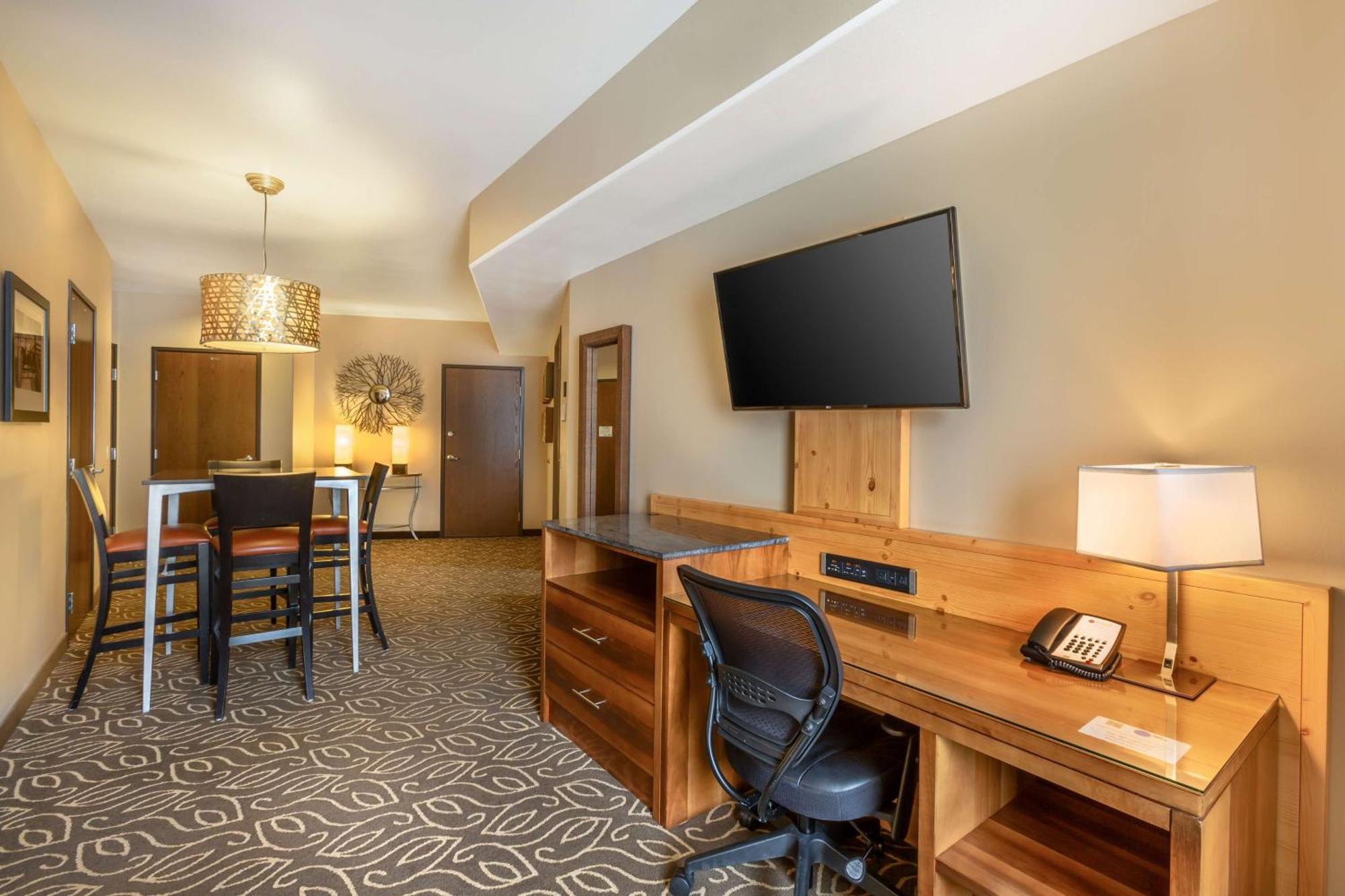 Best Western Premier Ivy Inn & Suites Cody Luaran gambar